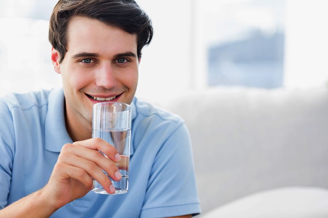 Ocuvit kapsulak ur garbiarekin garbitu dira
